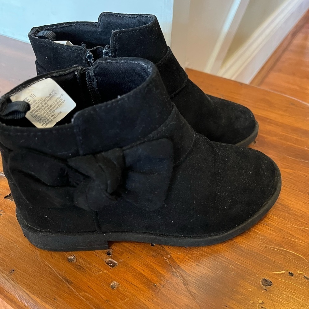 Gymboree size 10 black boots